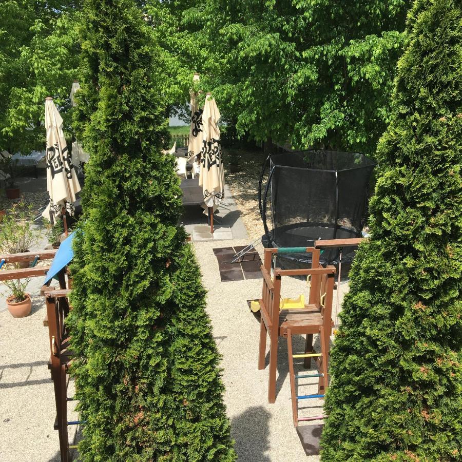 Sobri Halaszcsarda Es Panzio Baja Buitenkant foto
