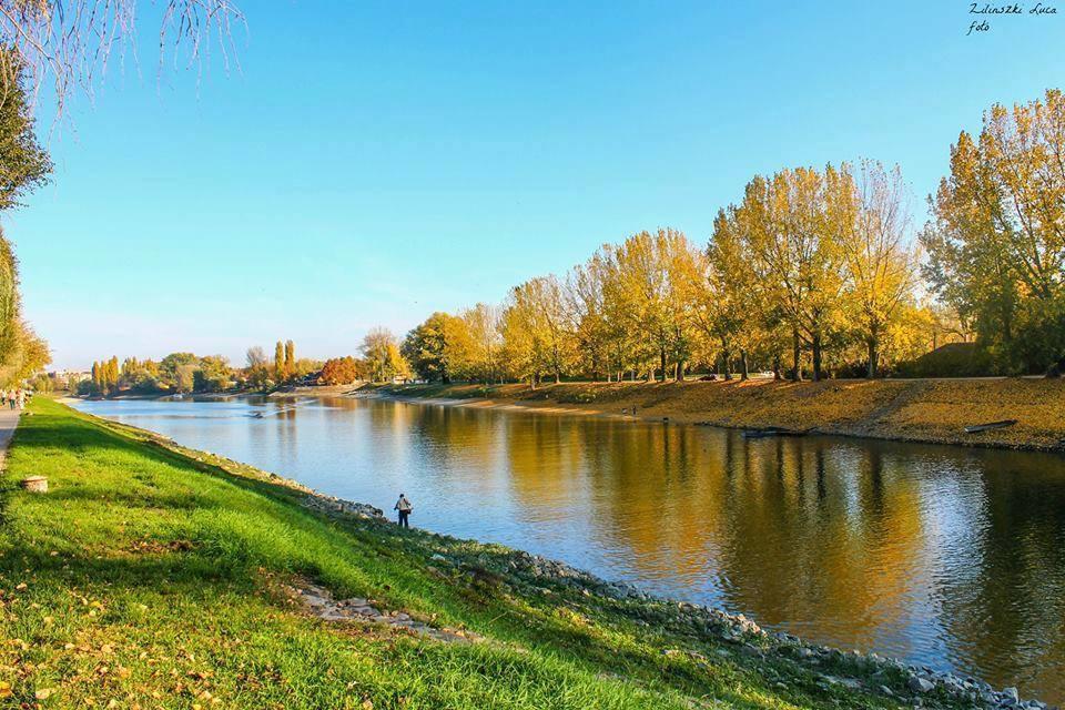 Sobri Halaszcsarda Es Panzio Baja Buitenkant foto